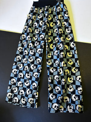5-6 blue skull baggy trousers