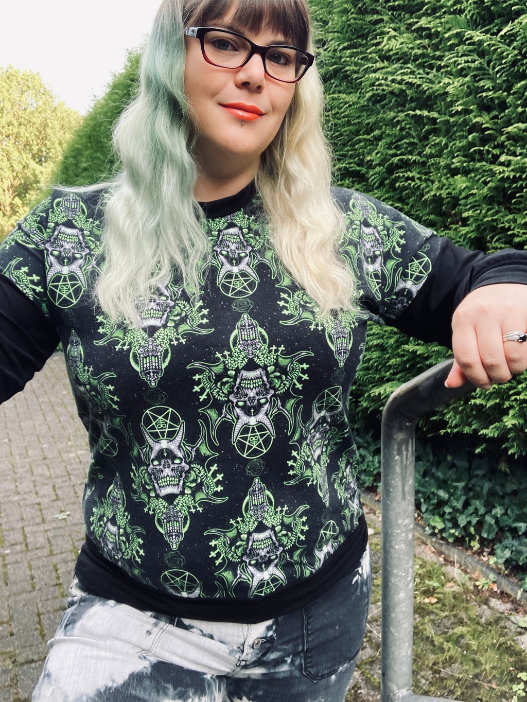 Adults Tshirt - All in one sleeve -Curved Fit